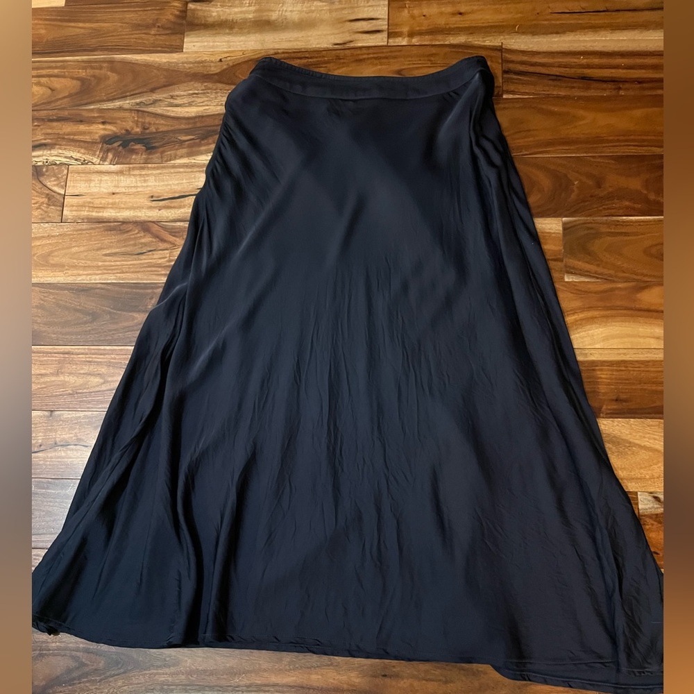 Velvet by Graham & Spencer Navy Midi Slip Satin Skirt XS